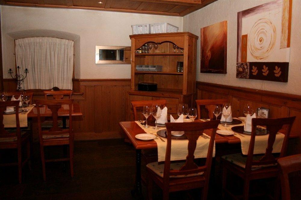 Italian Lifestyle & Osteria Chartreuse होटल Thun